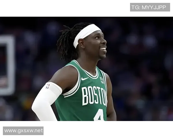 布朗突破分球 怀特底角命中关键三分